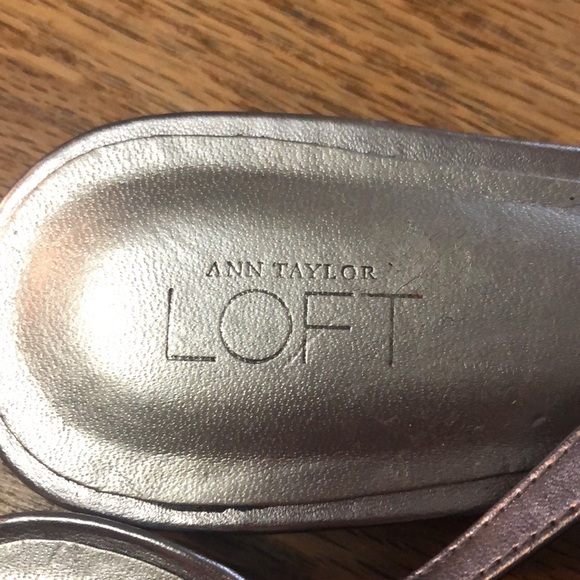 Ann Taylor Loft slingback silver shoes size 6. - Picture 2 of 8